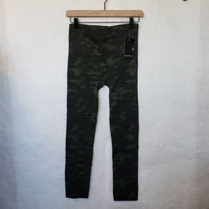 BAGATELLE Camo Seamless w/ Hi-Rise Fit Leggings NWT